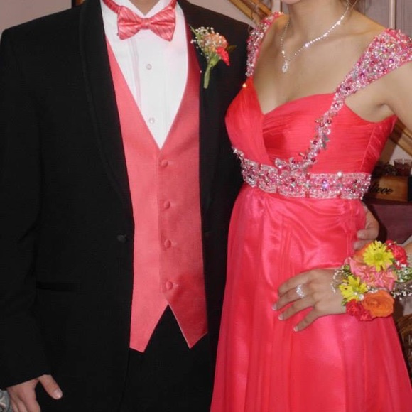 • Dave and Johnny • Prom Dress - Picture 4 of 5